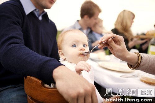 宝宝口味在子宫里养成？孕妈需按规则吃饭