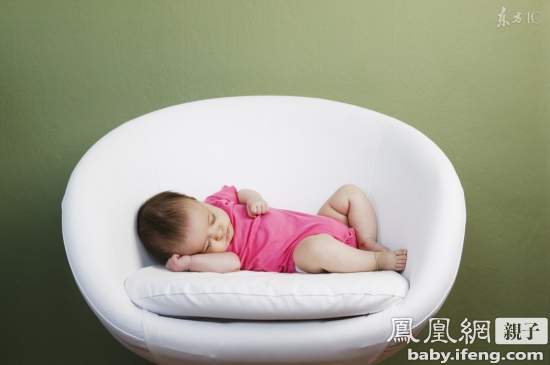 宝宝8种睡眠状态暗示健康隐疾