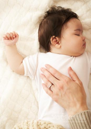 4大错误育儿细节 导致宝宝睡不好