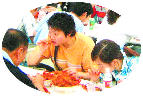 “红色风暴”再现庐州(组图)