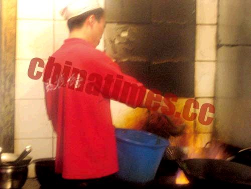 簋街“胡大饭馆”状告《华夏时报》侵权案撤诉