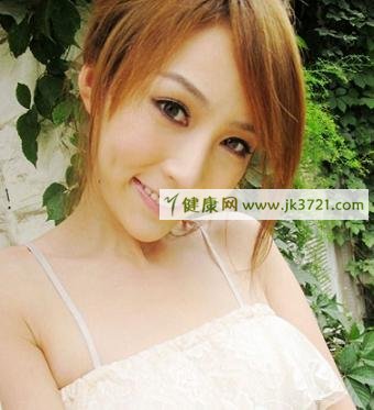 怎么用鸡蛋清美白