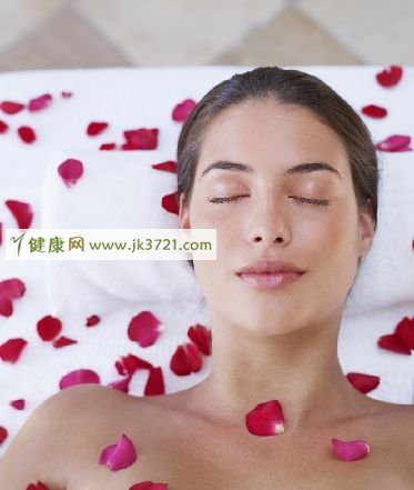 白醋洗脸益处 肌肤完美而动人