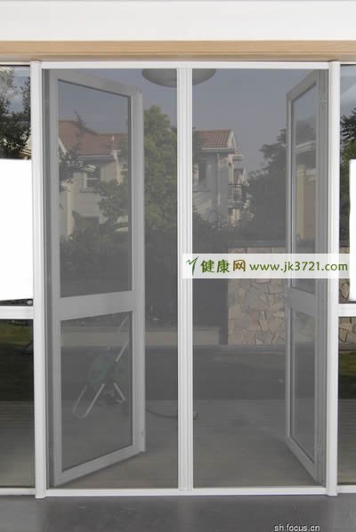 生活健康：纱窗应即时清洗
