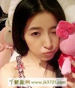 黑MM涂抹底妆的正确步骤