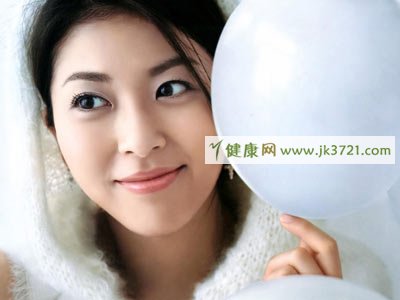 柠檬有天然的美白肌肤功效
