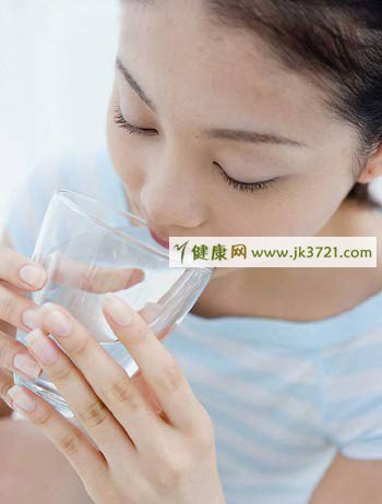 谣言大粉碎 喝凉水会导致生育能力下降