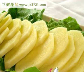 脸上敷土豆面膜美白