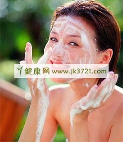 自制美白爽肤水