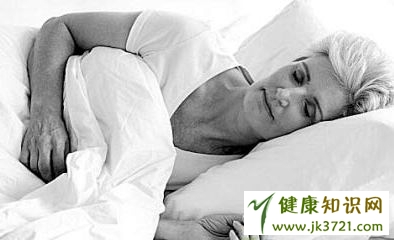 坏习惯会影响老人睡眠质量