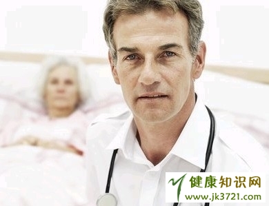 提醒：老人流感肺炎一起防