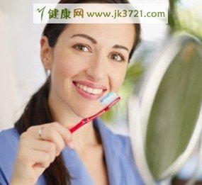 牙膏泡沫越多越好吗