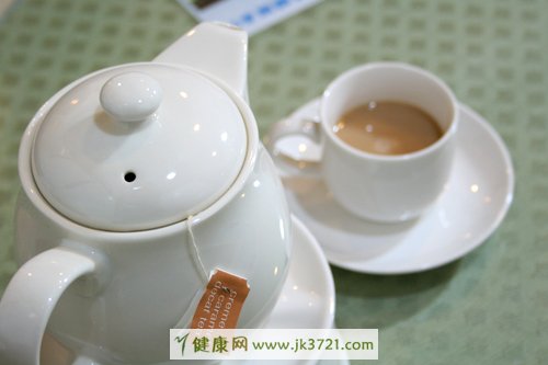 牛奶美白小妙招 各种滋润肌肤