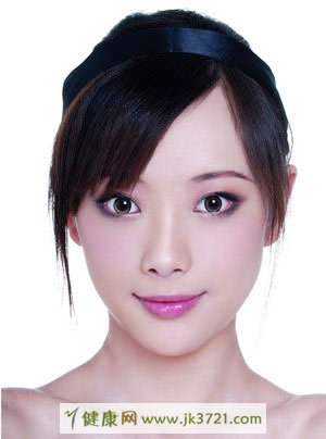 吃什么食物有助消除黑眼圈