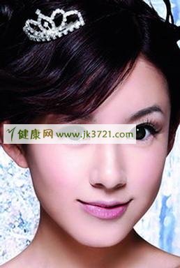 25岁后脸上长色斑怎么办