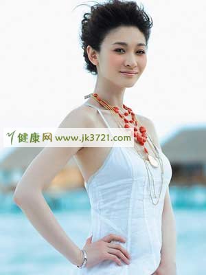 上班族女性如何预防胸部下垂