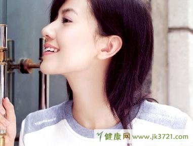 把美白精华当乳液擦