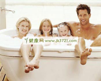 经常洗澡会导致皮肤变干吗