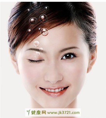 眼睛进沙子怎么办