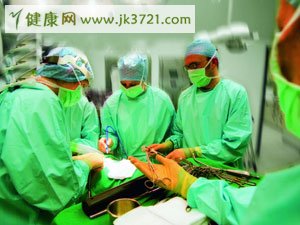 胃溃疡穿孔严重吗？如何治疗
