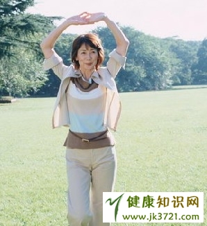 老人常晒脚心可保健
